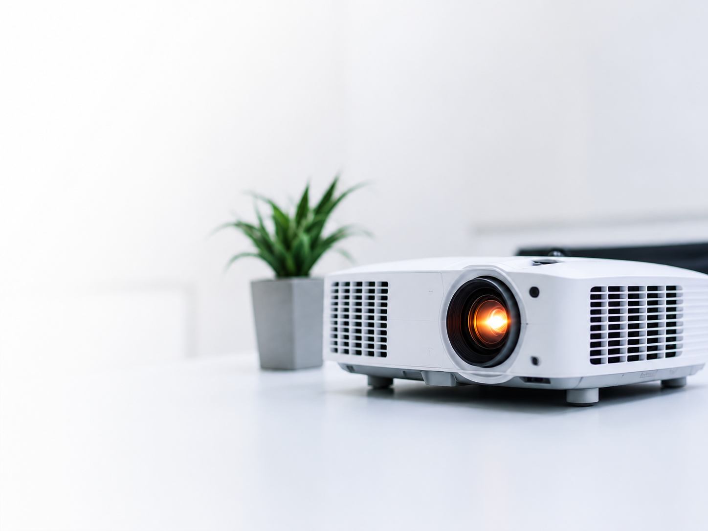 Digital Minds India Contact Banner– Projector Store Delhi